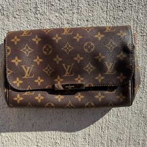 Louis Vuitton Favorite MM Monogram Gold Chain and Cross Body Vechetta strap